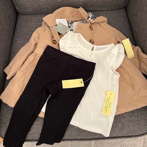 NWT - Tahari kids - infant girl 3 piece set. Size 12months - Picture 1 of 8